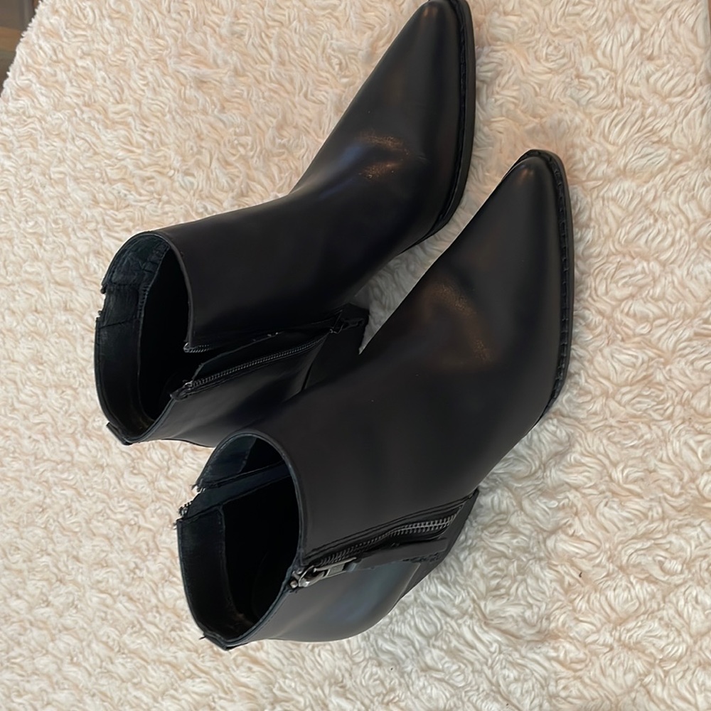 Artisan by Zigi Black Leather Booties
